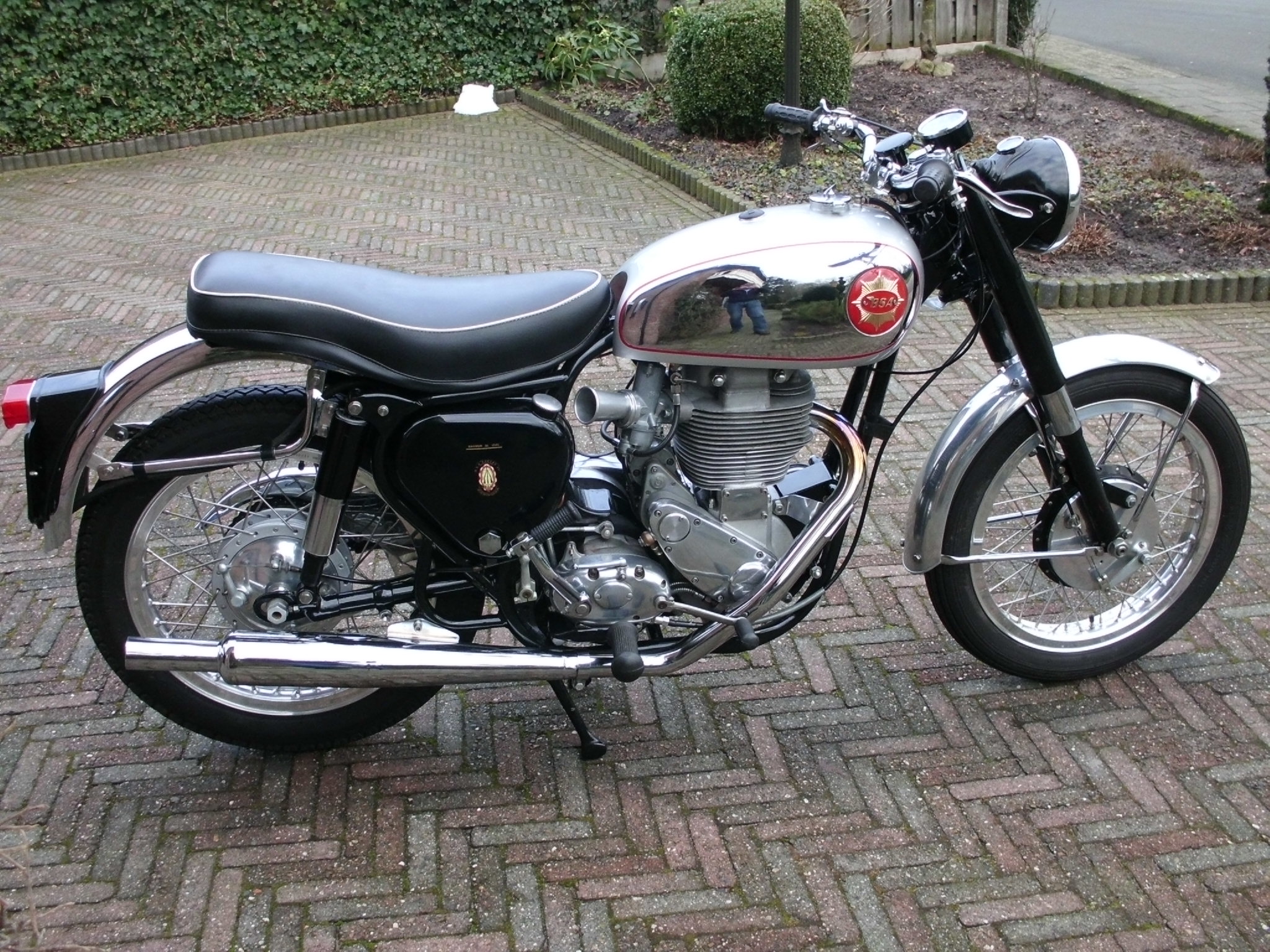 bsa 350 gold star