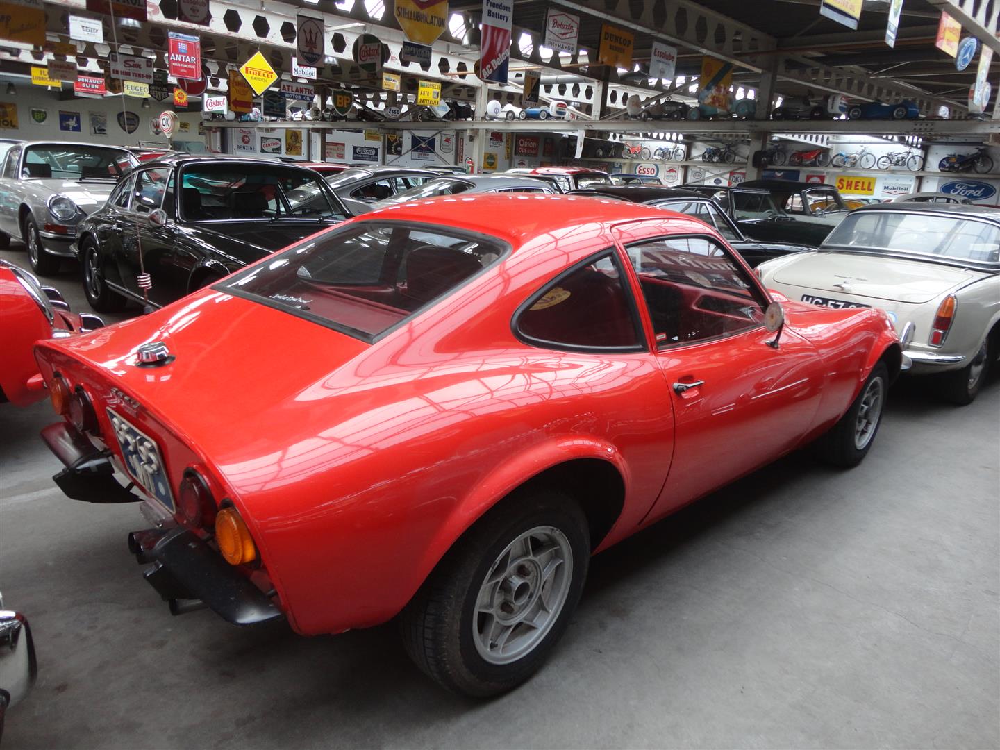 Opel GT-1900 red | Joop Stolze Classic Cars