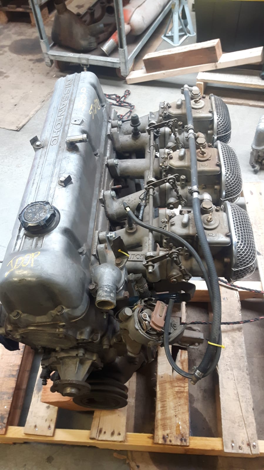 Datsun parts-240z engine 017773 | Joop Stolze Classic Cars