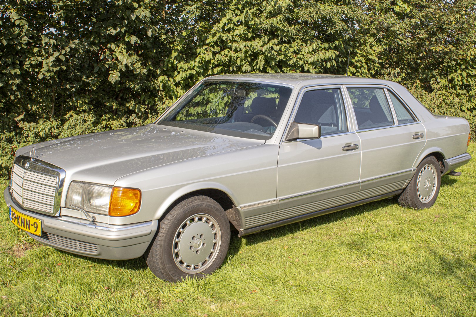 Mercedes500 SEL W126 sedan Joop Stolze Classic Cars