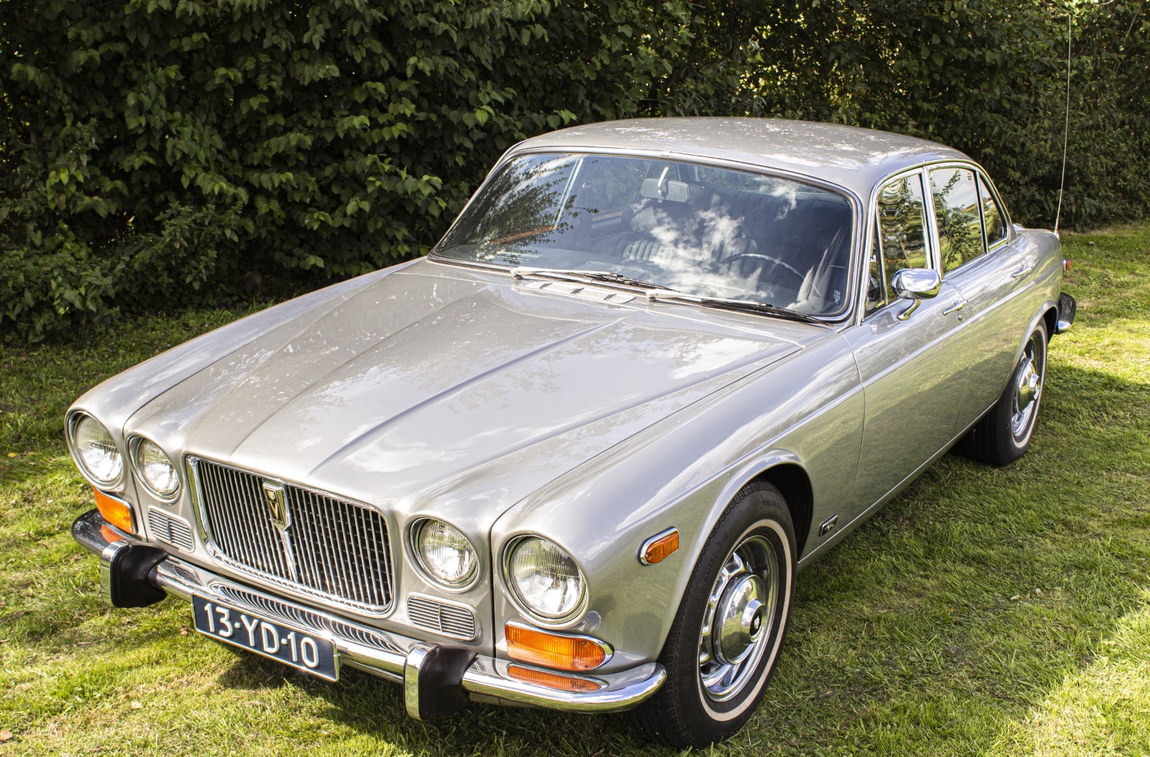 Jaguar-XJ 12 sedan | Joop Stolze Classic Cars