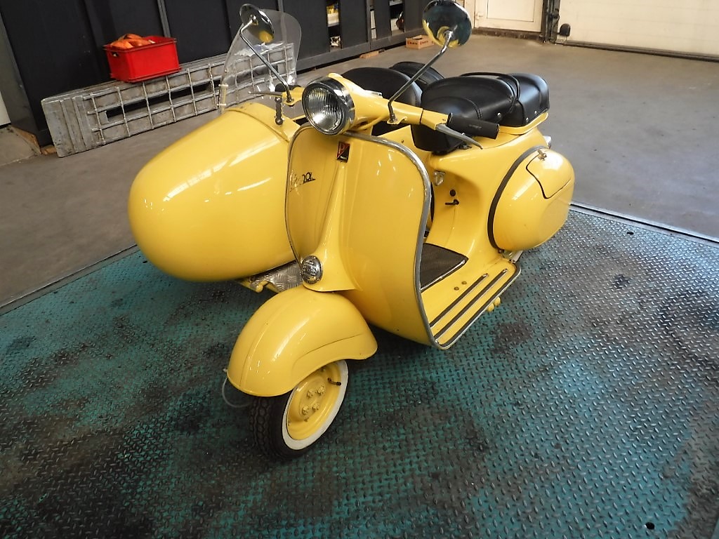 Vespa / Sidecar150CC sidecar Joop Stolze Classic Cars