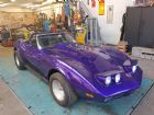 chevrolet-corvette-73-cabrio-purple