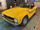 triumph-tr6-yellow